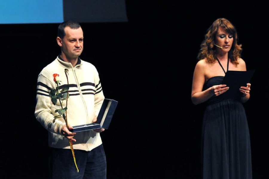 Izr. prof. dr. Bojan Kuzma, Priznanje 'Zlata plaketa UP' (9. Slavnostna akademija Univerze na Primorskem – Koper, 16. marec 2012)