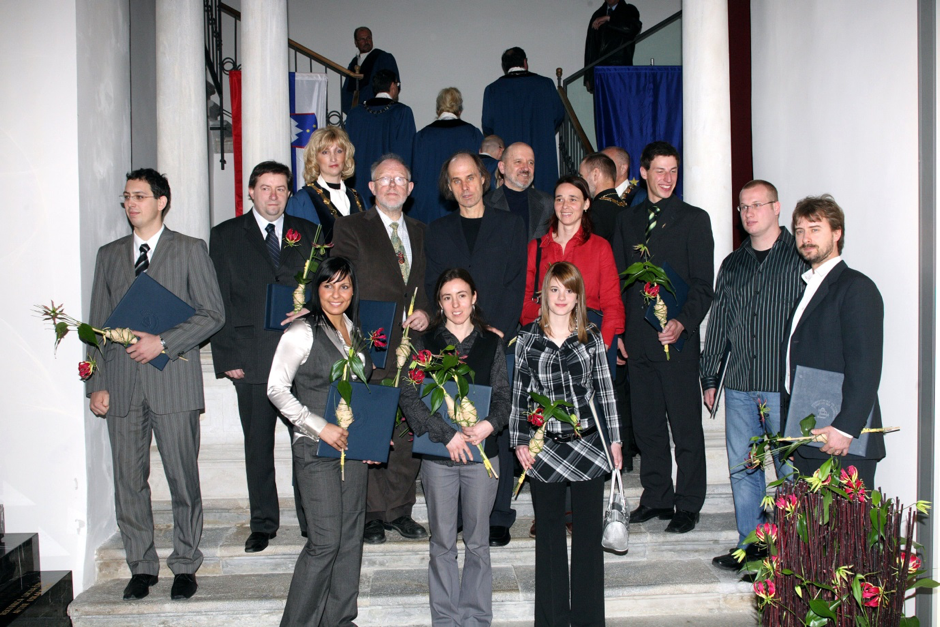 Nagrajenci: Izr. prof. dr. Štefan Bojnec (Priznanje 'Zlata plaketa UP'), Klavdija Kutnar (Nagrada 'Srečko Kosovel' za študente UP), prof. dr. Dragan Marušič (Priznanje 'Zlata plaketa UP') in prof. dr. Tomaž Pisanski (Naziv 'Častni senator Univerze na Primorskem') (5. Slavnostna akademija Univerze na Primorskem – Koper, 21. marec 2008)