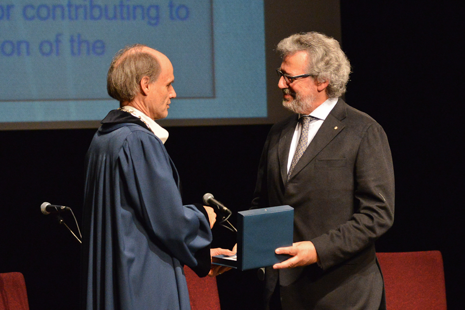 Prof. Diego De Leo, DSc., Priznanje 'Zlata plaketa UP' (11. Slavnostna akademija Univerze na Primorskem – Koper, 21. marec 2014)